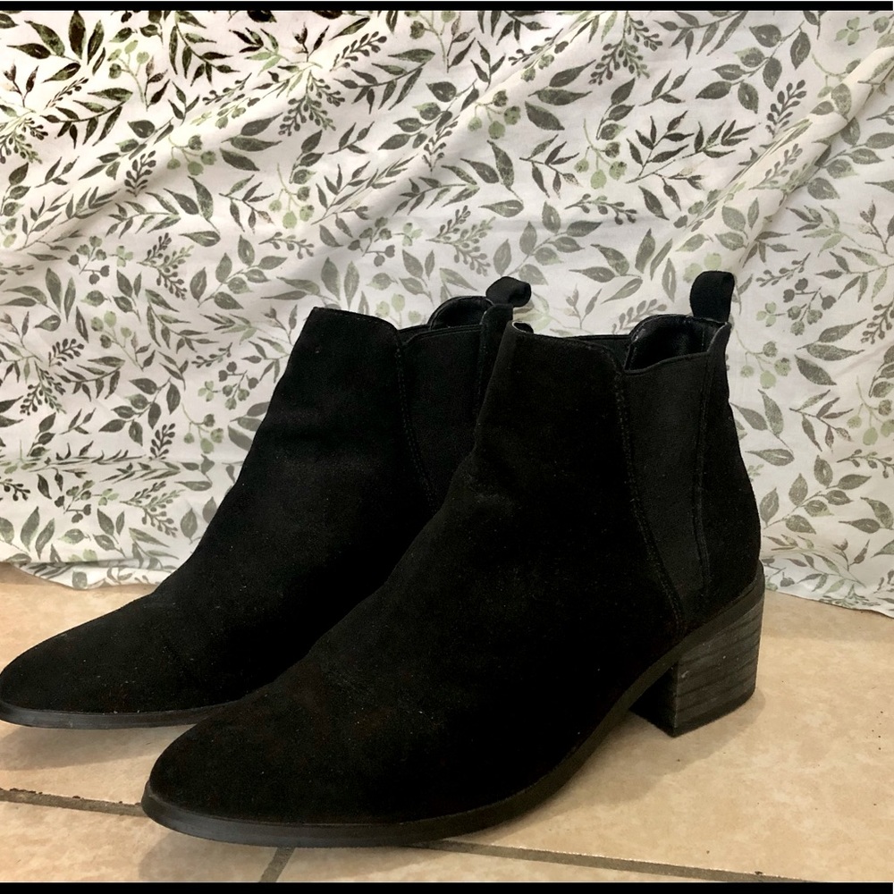 👢Forever 21 Pointed Ankle Boots👢